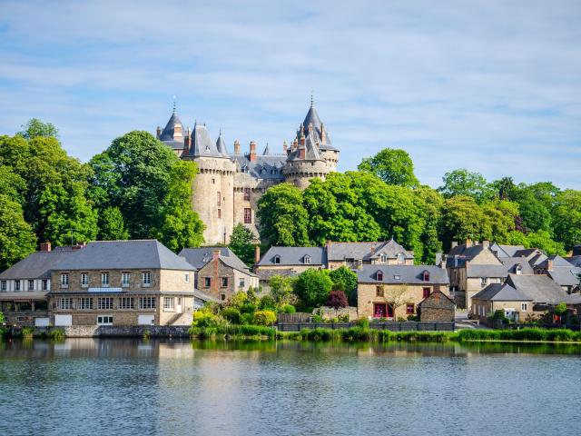 Lake Tranquille and Combourg castle